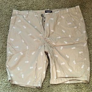 Express classic fit shorts khaki pineapple